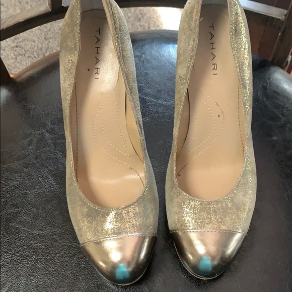 Tahari gold platform 4 inch heels - Picture 1 of 4